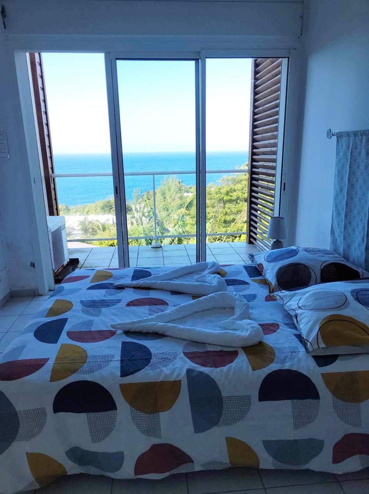 Grande Villa Au Calme - Vue Exceptionnelle - Climatisation - Piscine Sel Chauffee - Jardin Tropical Vincendo Luaran gambar