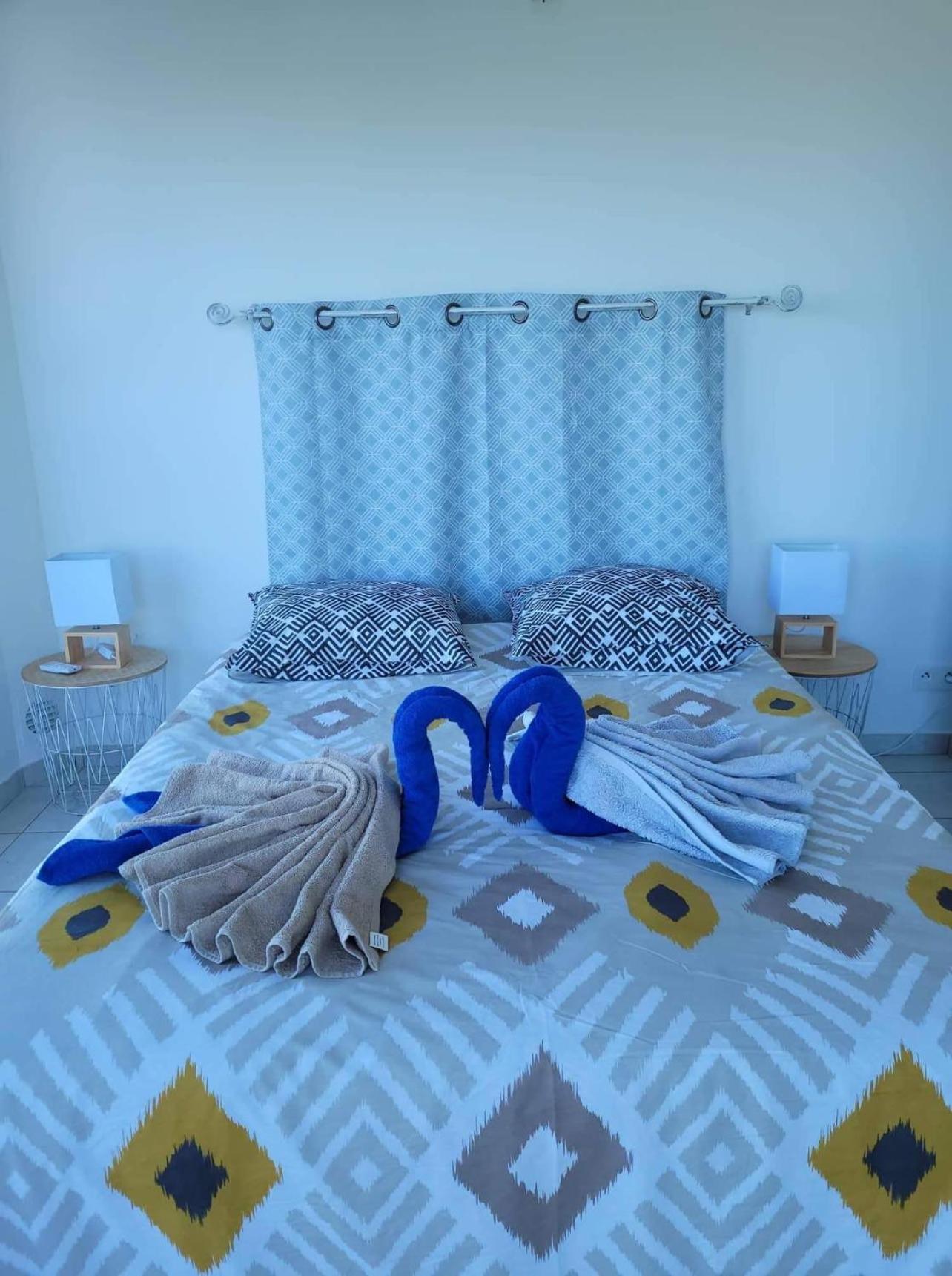 Grande Villa Au Calme - Vue Exceptionnelle - Climatisation - Piscine Sel Chauffee - Jardin Tropical Vincendo Luaran gambar