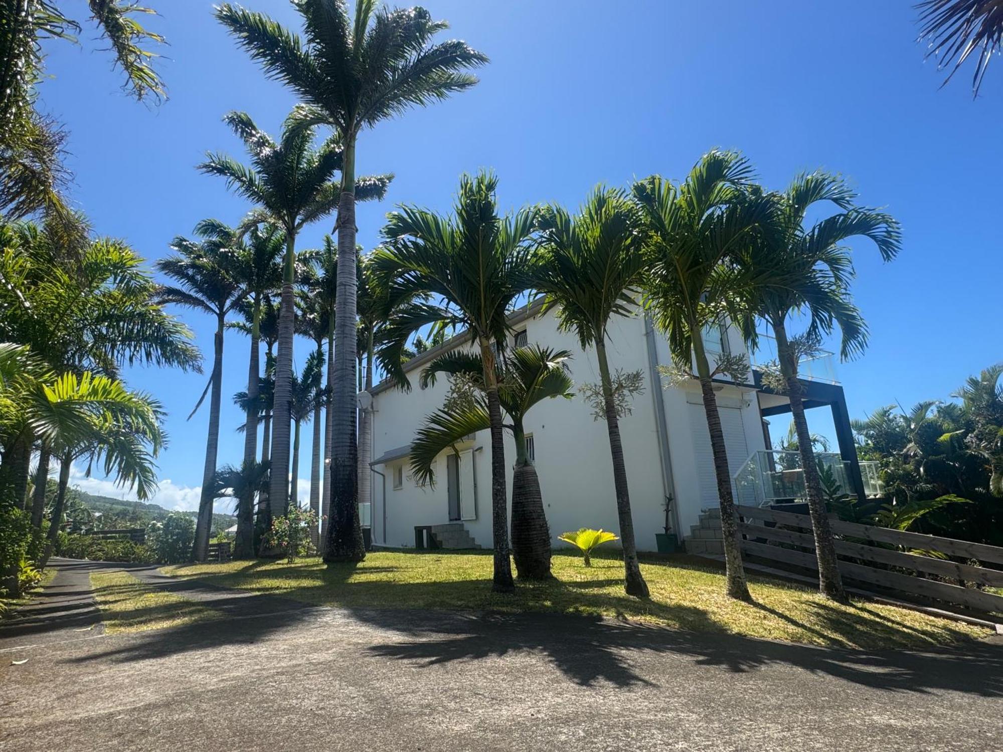 Grande Villa Au Calme - Vue Exceptionnelle - Climatisation - Piscine Sel Chauffee - Jardin Tropical Vincendo Luaran gambar
